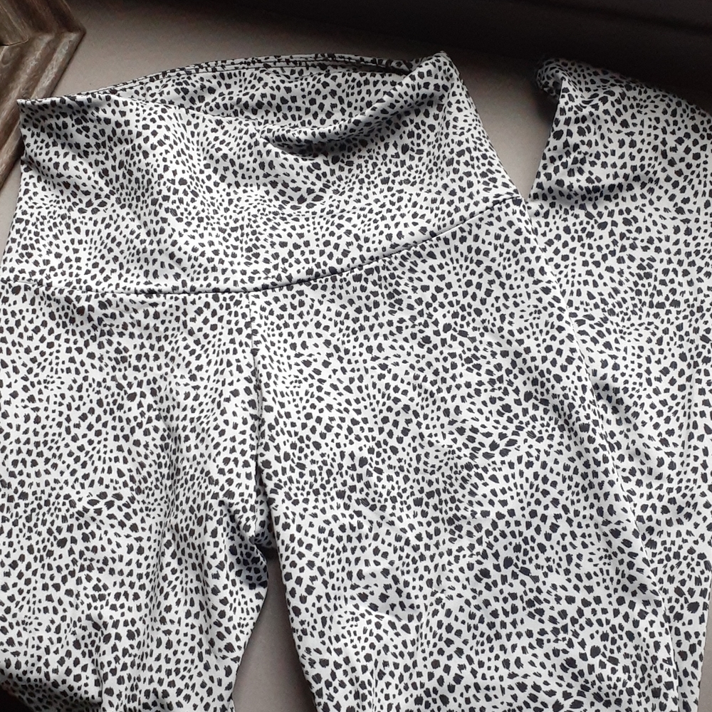 Onzie Flow XS Legging Tight With Spots high waist